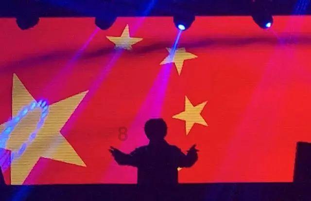 30秒极速抓捕！来不及穿鞋了，快跑！